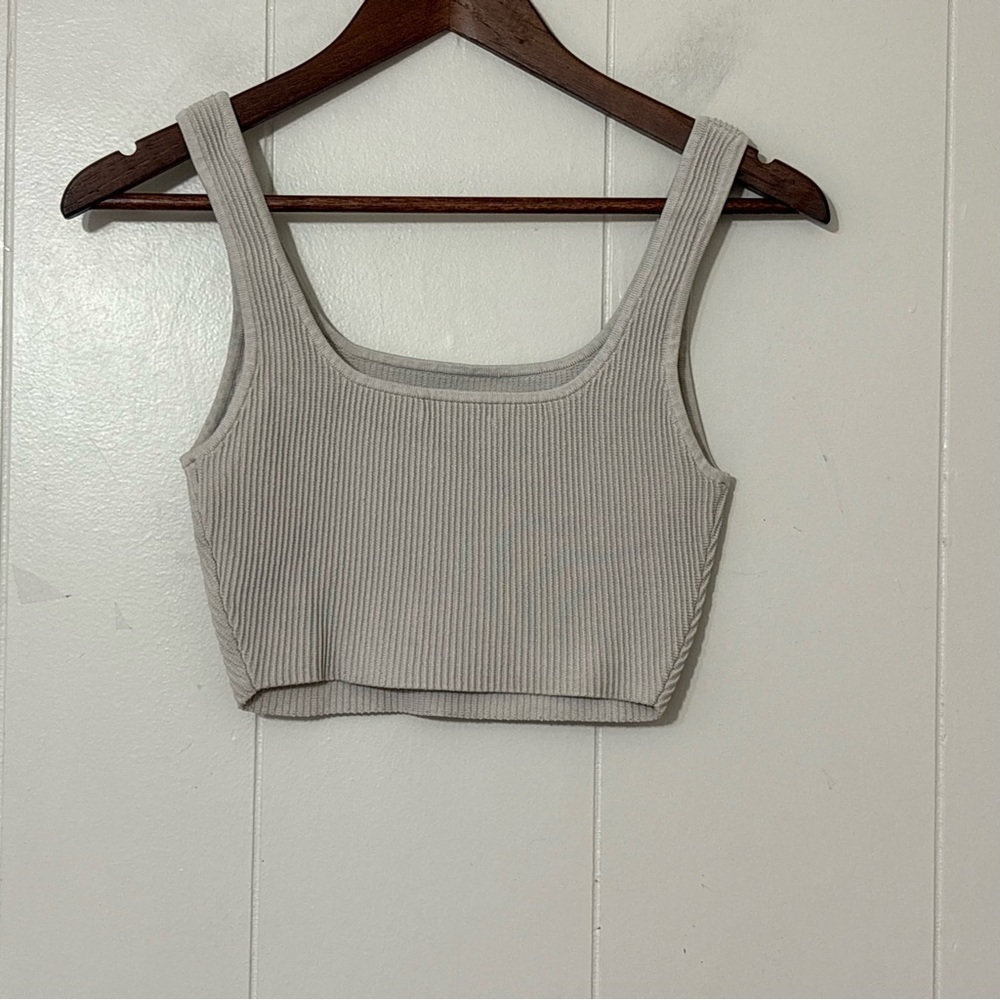 Babaton Aritzia Sculpt Knit Square Neck Crop Tank Beige Ribbed Fitted Top Size S - Picture 6 of 7